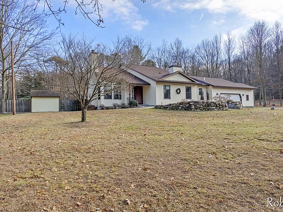 4th image of 11870 Long Lake Dr