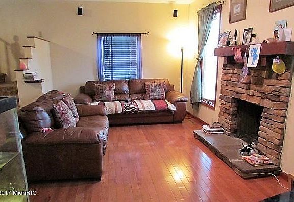 2nd image of 2610 Lake Shore Dr