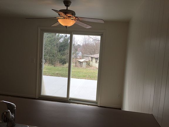 3rd image of 355 Oak Manor Ave NE
