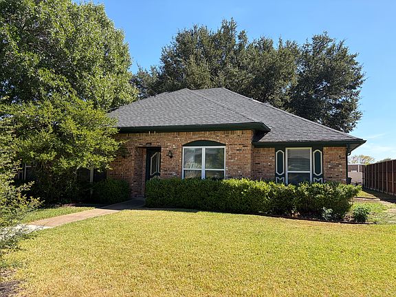 3rd image of 2204 Treehouse Ln