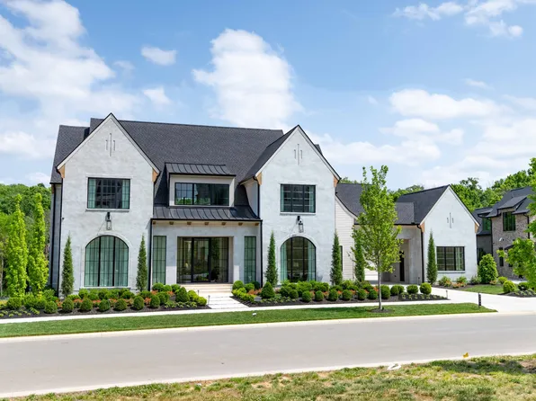 8384 Solstice Dr, College Grove, TN 37046