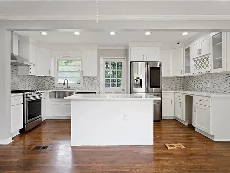 756 Patricia Dr — Photo 25