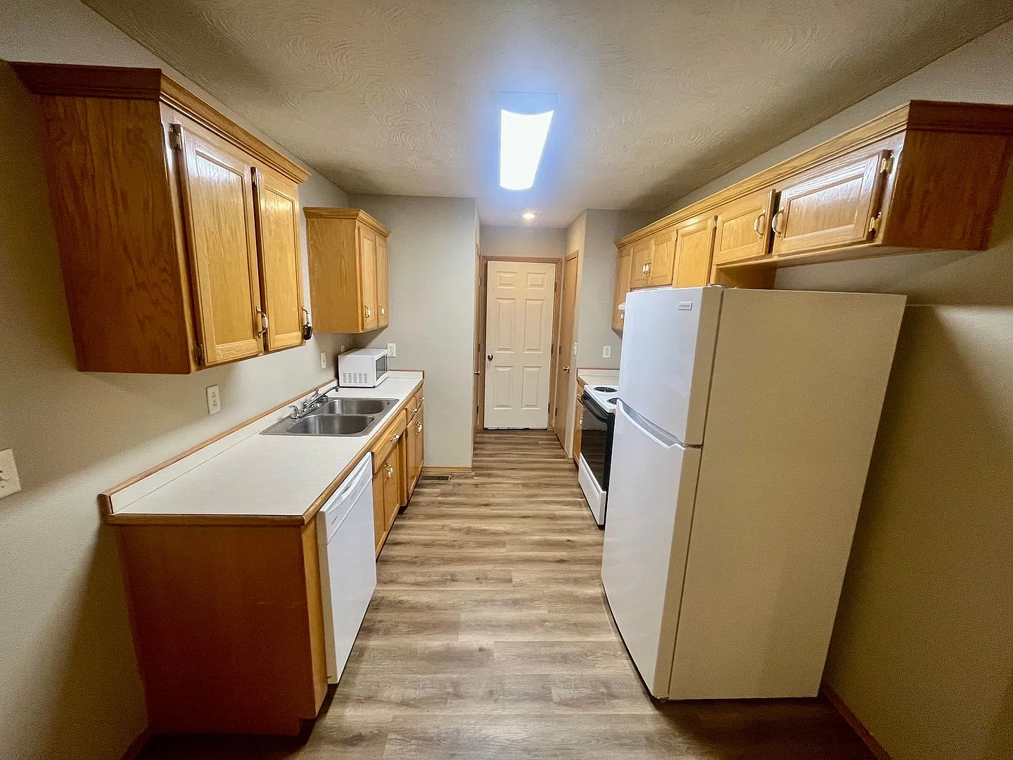 2 Bedroom - 2 Bathroom Duplex Fordland MO Available March 5th — Photo 4