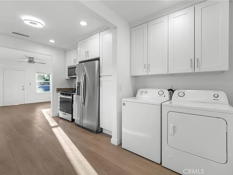 6642 Vineland Ave — Photo 16