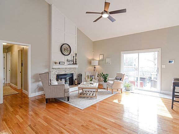 3rd image of 15 Lurie Cir