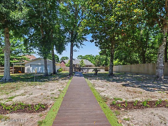 3rd image of 408 Saylor Dr