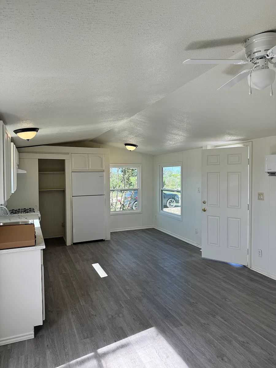 Building Photo - 239 Private Road 1634 #4