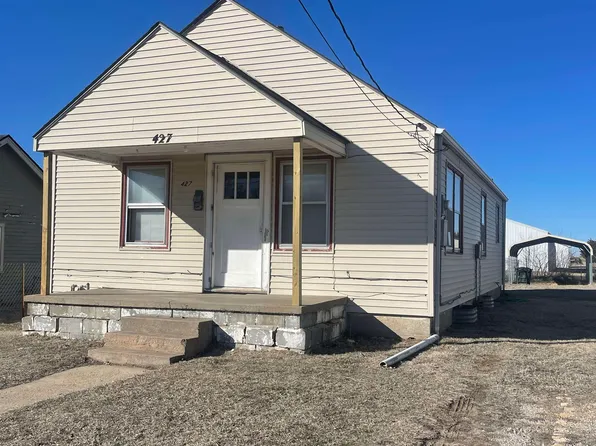 427 E 14th St, Russell, KS 67665