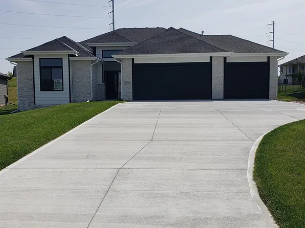 10113 S 181st St, Omaha, NE 68136