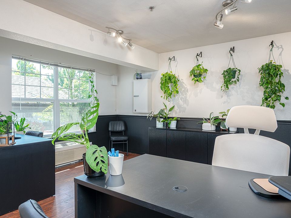 10th Street | Community Area