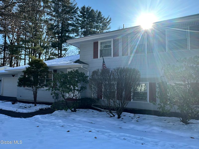 2nd image of 114 Dumbarton Drive
