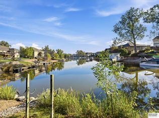 19515 Lakeside Cir, Plattsmouth, NE 68048