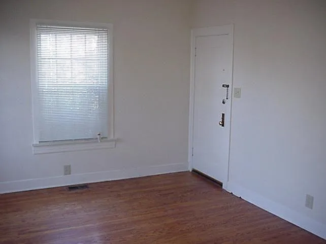 310 Wendover Ave — Photo 7