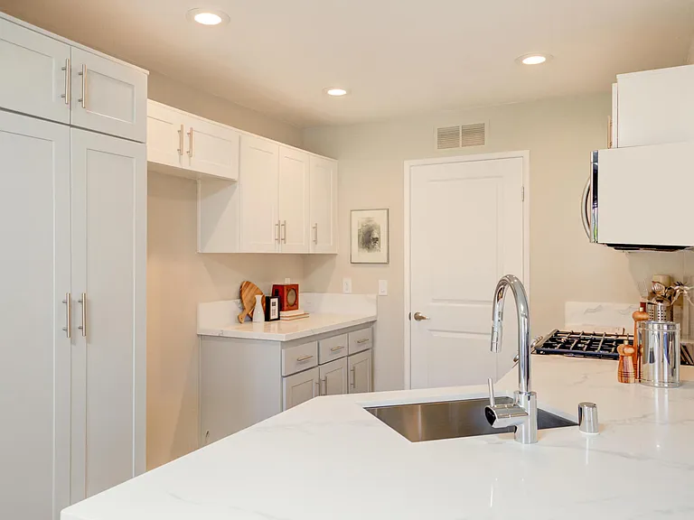 River Ranch Townhomes & Apartments — Photo 61