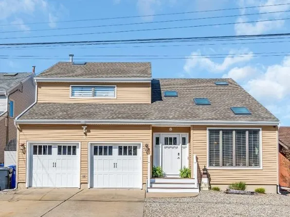 8 Bahia Ct, Brick, NJ 08723