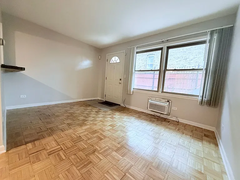 4159 W Oakdale Ave #1C — Photo 3