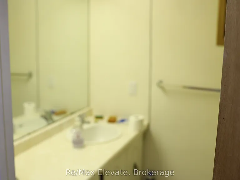 66 Woodgarden Cres #BASEMENT — Photo 10