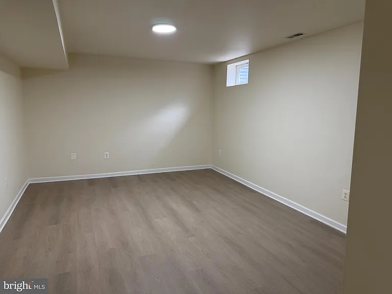 8219 Electric Ave — Photo 33