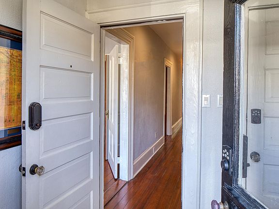 3rd image of 203 W Waldburg St