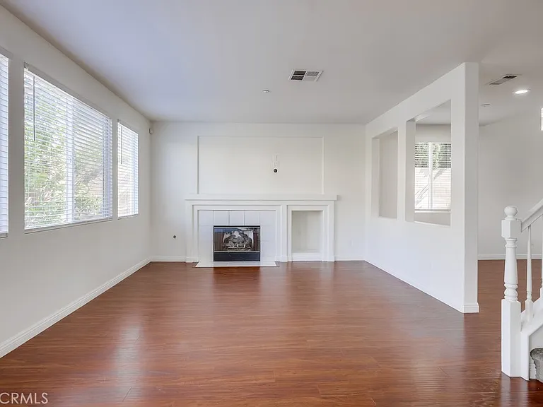 321 Riley Ct — Photo 11