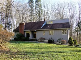 31 Hungry Hill Cir, Guilford, CT 06437