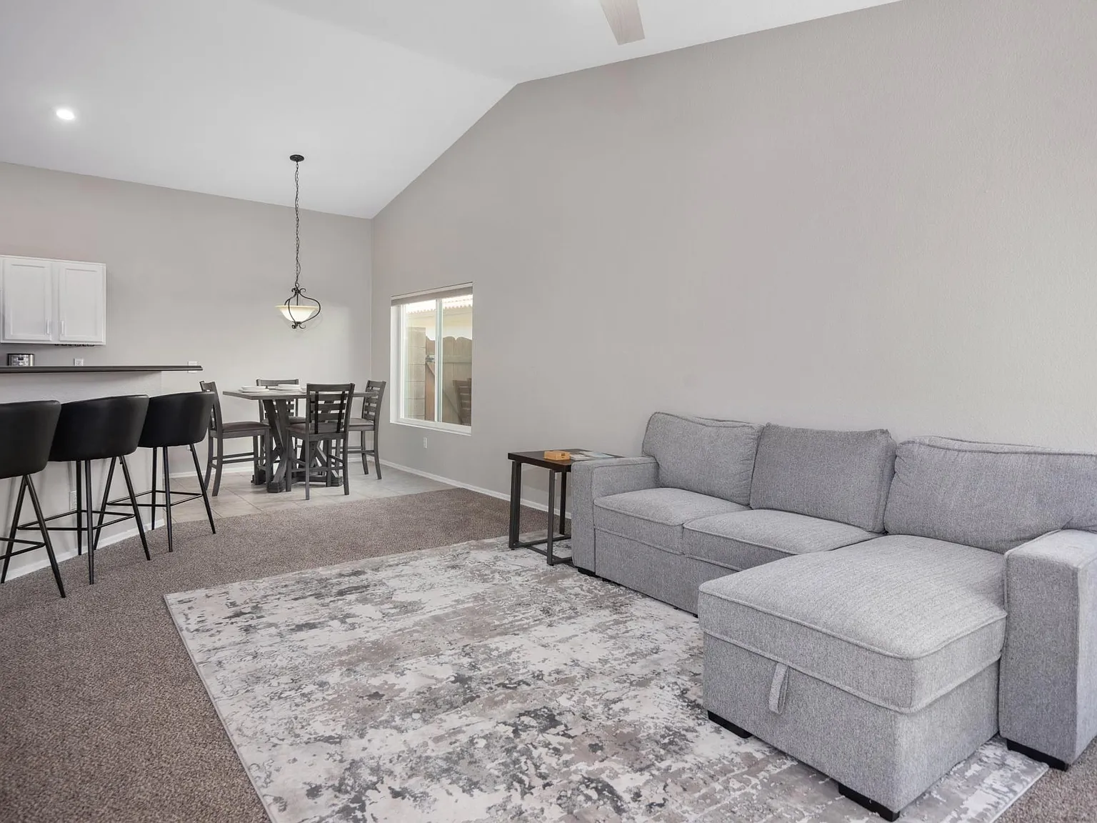 3 bed, 1750 sqft, $3,000 — Photo 3