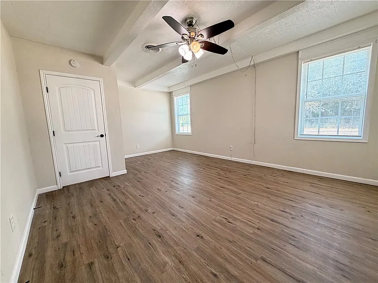 11150 Up River Rd — Photo 15