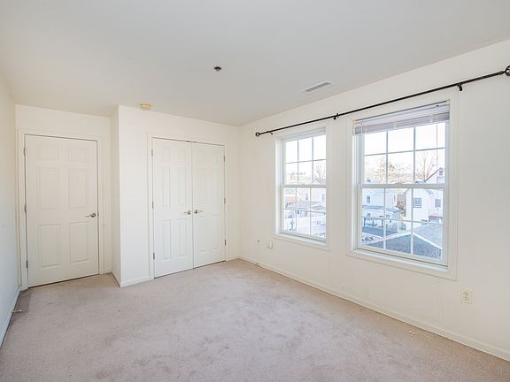 Master bedroom (vacant)