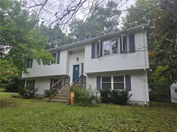 399 Farnum Pike, Smithfield, RI 02917