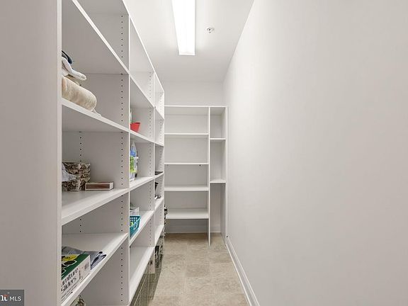 4th image of 1813 Selvin Dr Unit 303