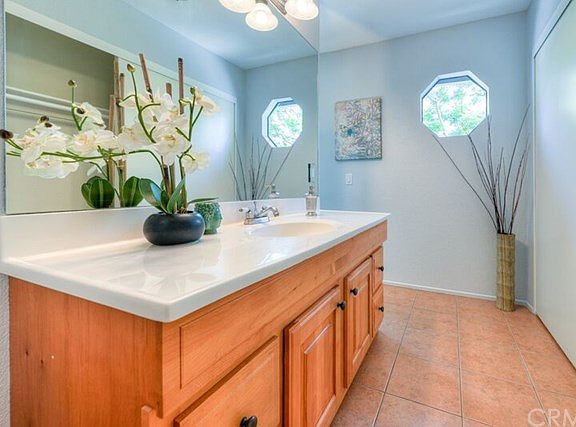 4th image of 248 S Seneca Cir #32