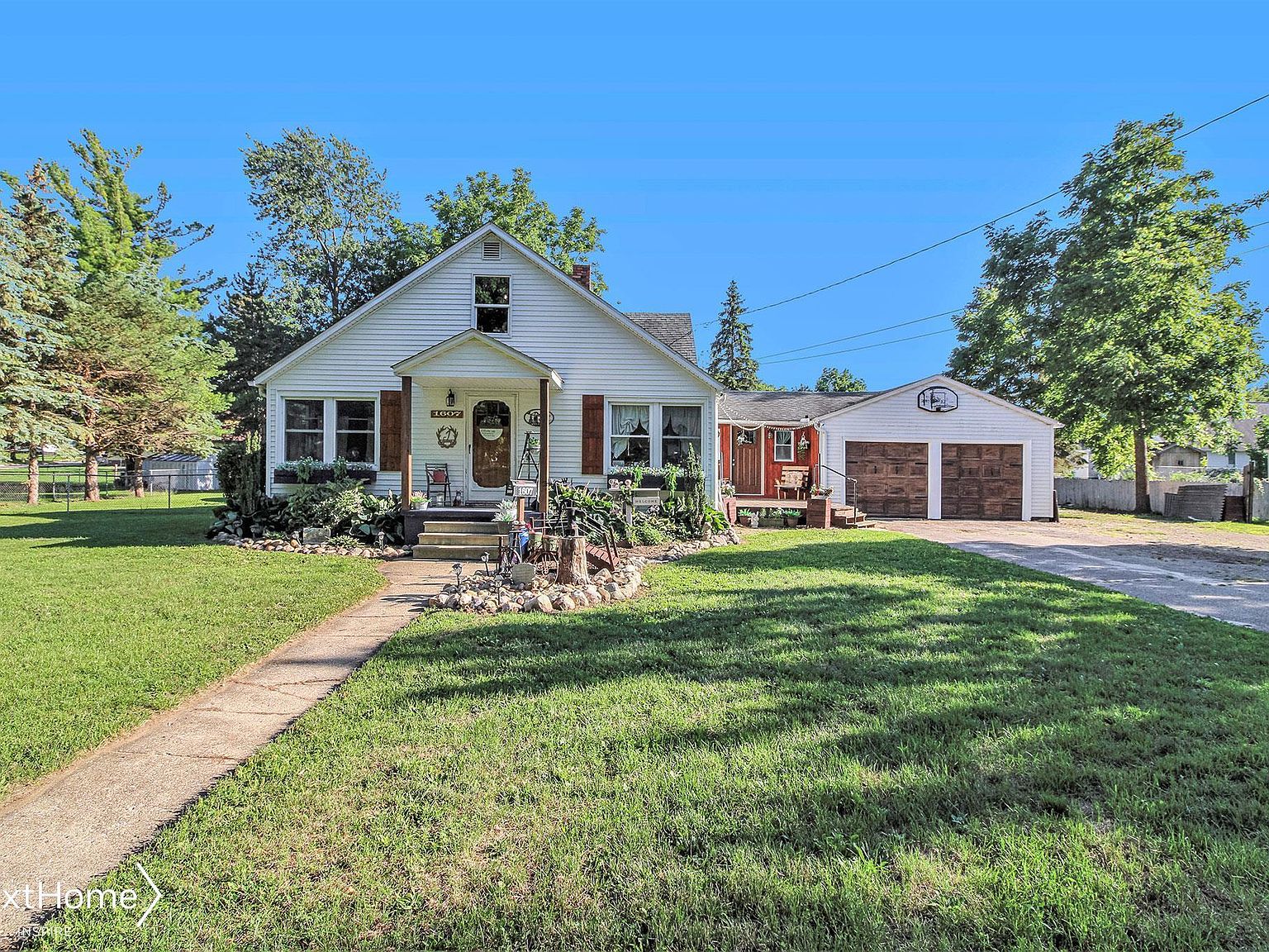 1607 Young St, Owosso, MI 48867 Zillow