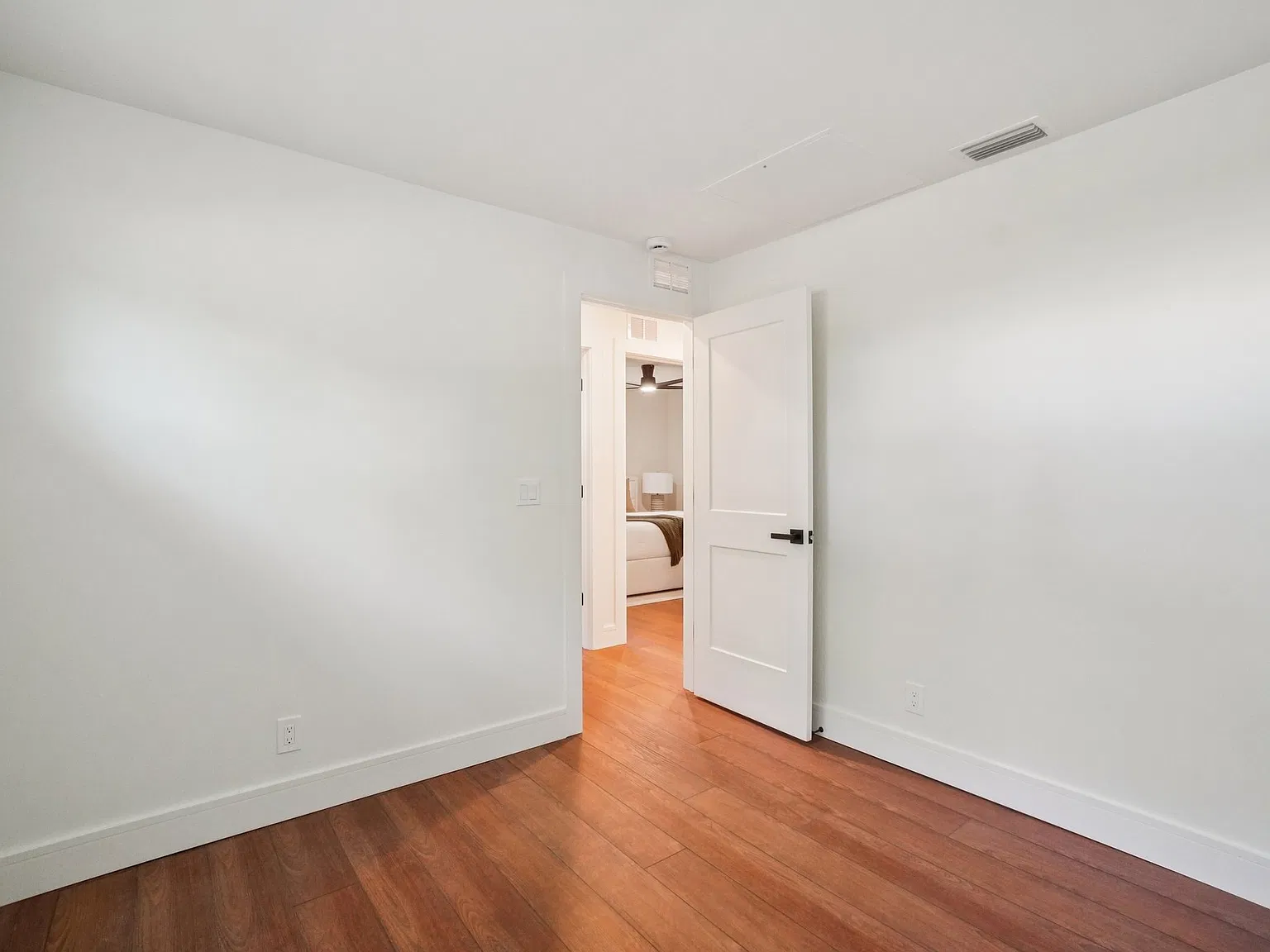 3 bed, 1396 sqft, $3,300 — Photo 3