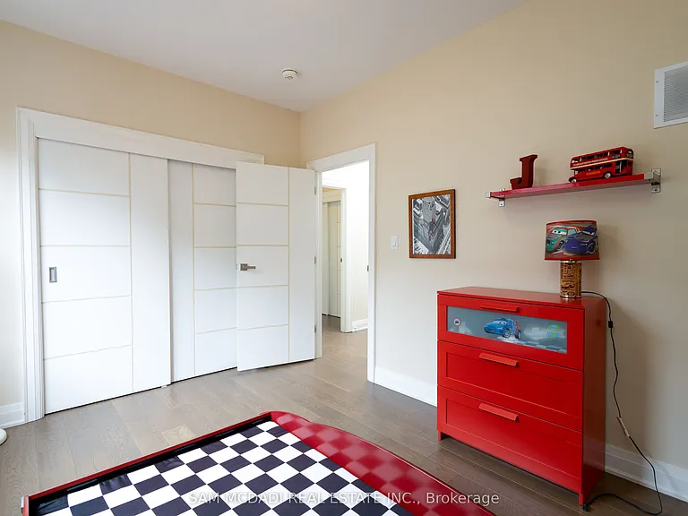 35A Broadview Ave — Photo 18