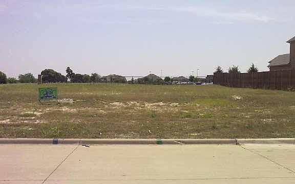 2nd image of 1324 Overland Dr