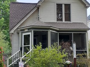 407 5th St, Traverse City, MI 49684