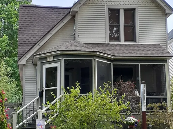 407 5th St, Traverse City, MI 49684