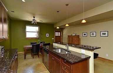 4th image of 467 N Elati St