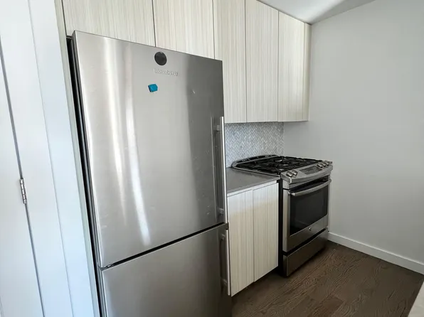 125 Parkside Avenue image 4 of 30