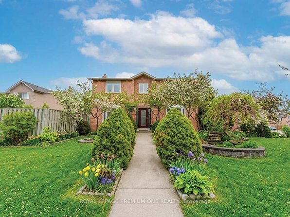 25 Sir Lancelot Ct, Caledon, ON L7E 1N3