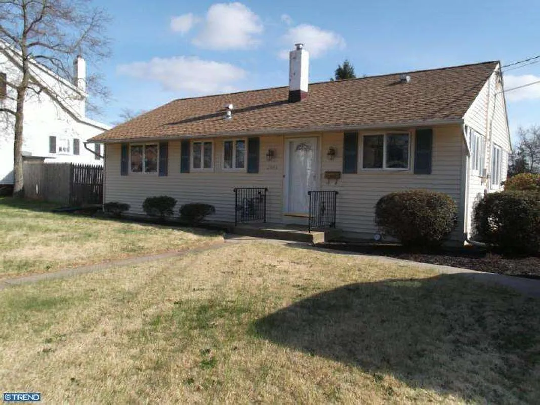 2043 S Olden Ave photo 1
