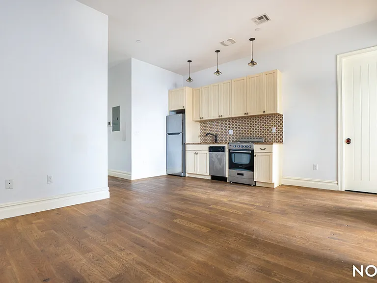 1355 Myrtle Ave #4B — Photo 1