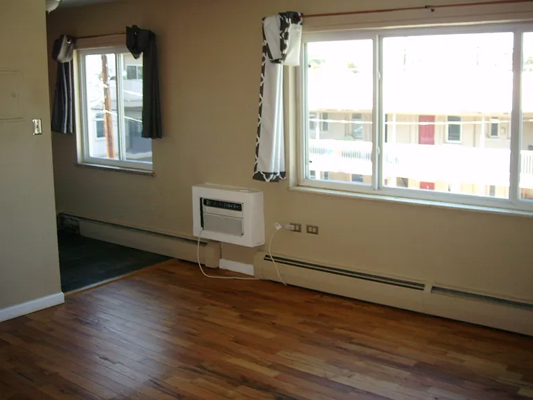 1269 N Marion St #13 — Photo 3