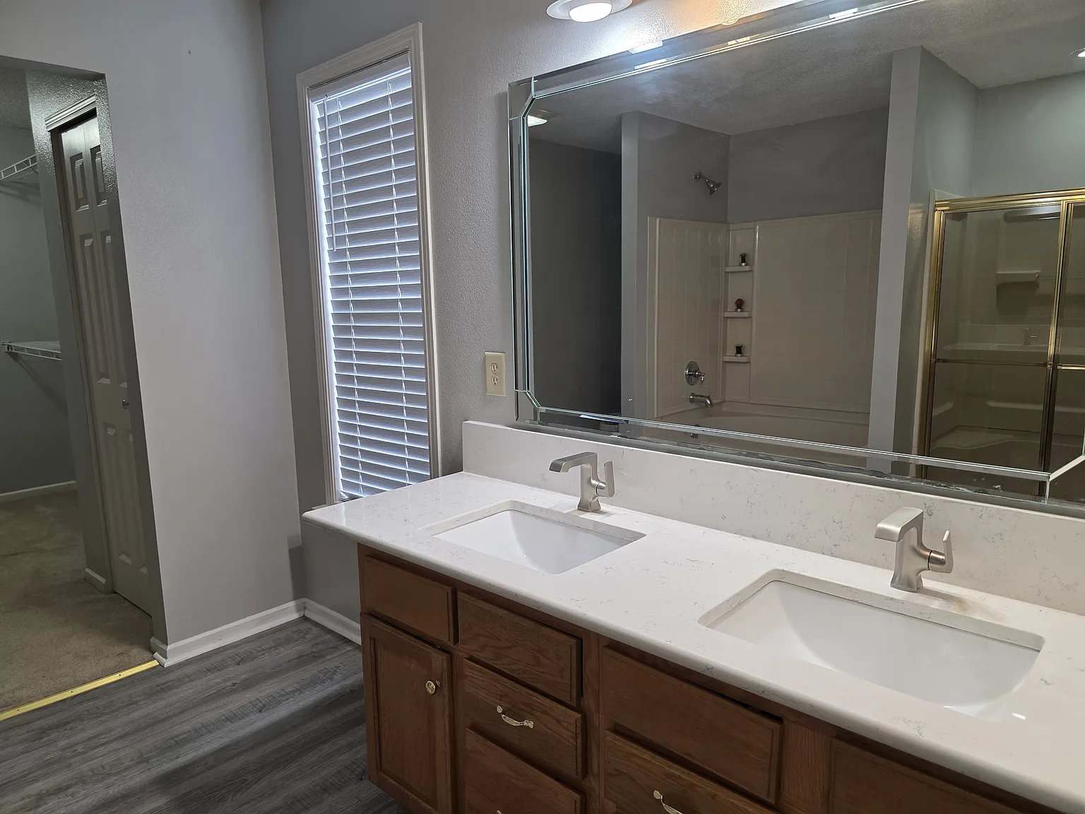 4 bed, 2.5 bath, 3422 sqft, $2,700 — Photo 2
