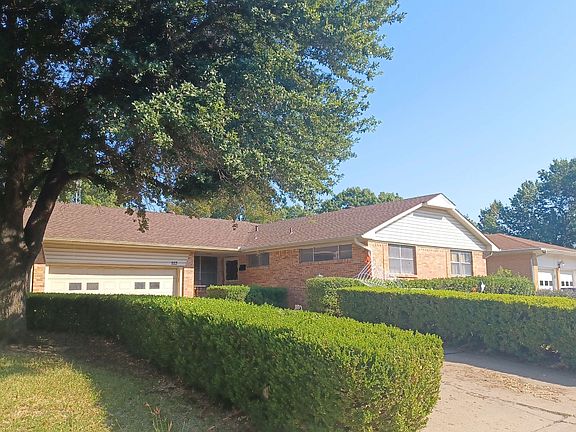 3rd image of 933 Poinsettia Dr