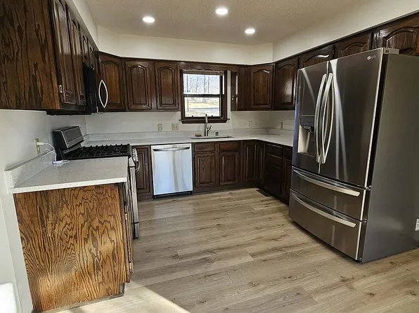 961 Pebblecreek Dr, Mountain Home, AR 72653