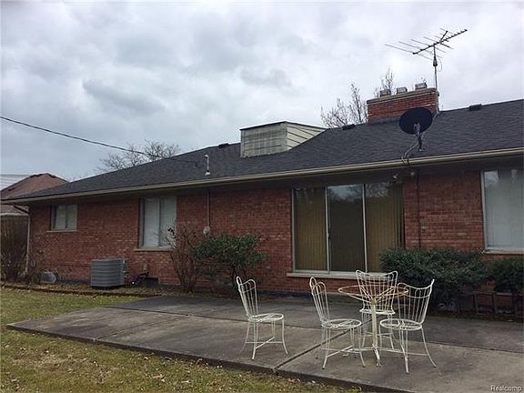 4th image of 78 Greenbriar St