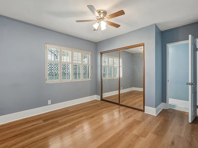 1174 N Alexandria Ave — Photo 12