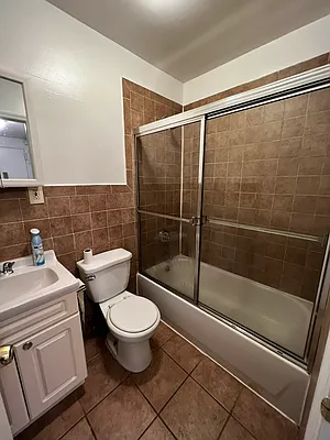 Rented by Salon Realty Corp | media 11