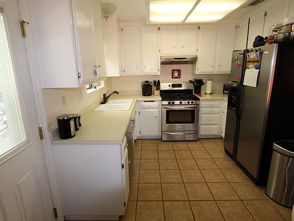 2nd image of 4595 Mananita Ave